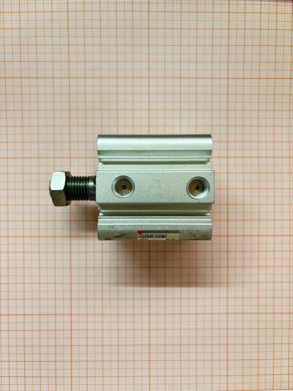 CILINDRO 40 x 25 / CQ2B40-25DMZ